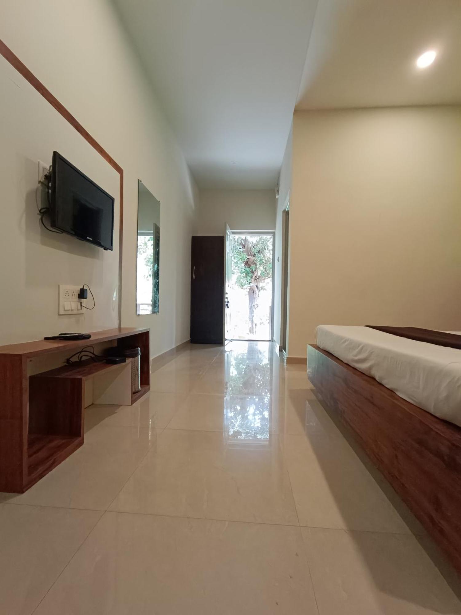 Serenity Resort Panhāla Eksteriør bilde